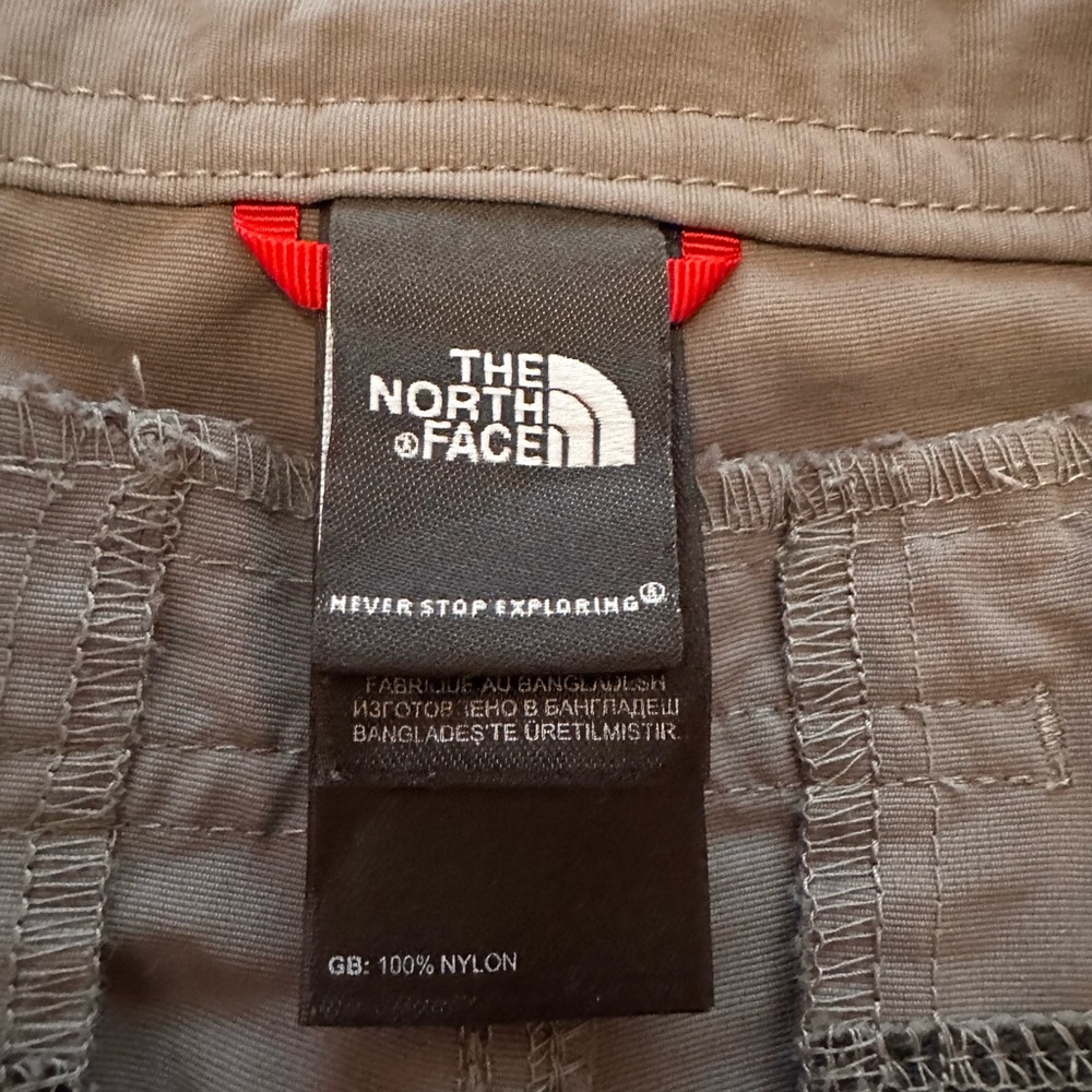 The North Face Women’s Sedona Sage Gray nylon convertible snap zipper 14 pants - Picture 12 of 14